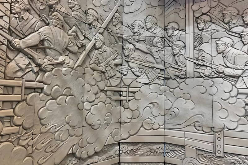 如何選擇適合不同場景的浮雕材料？專業(yè)雕塑廠家助您精準(zhǔn)決策