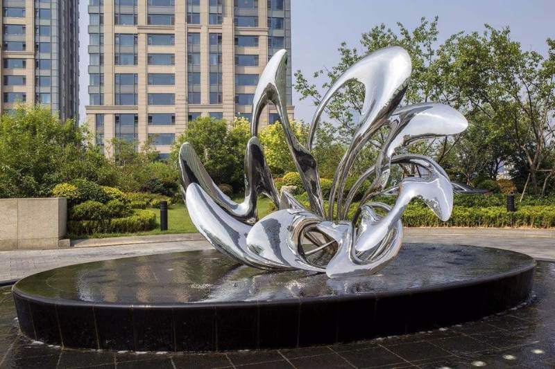 為什么園林雕塑是園林藝術(shù)的重要體現(xiàn)？藝通公司怎么定制雕塑
