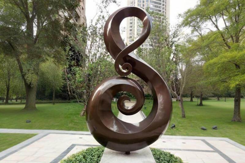銅雕塑價格多少錢？藝通·藝術(shù)透明報價，定制無隱形收費